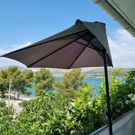 Apartment Mastrinka By The Sea -10M Trogir Luaran gambar