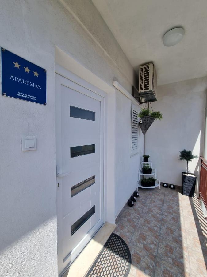Apartment Mastrinka By The Sea -10M Trogir Luaran gambar
