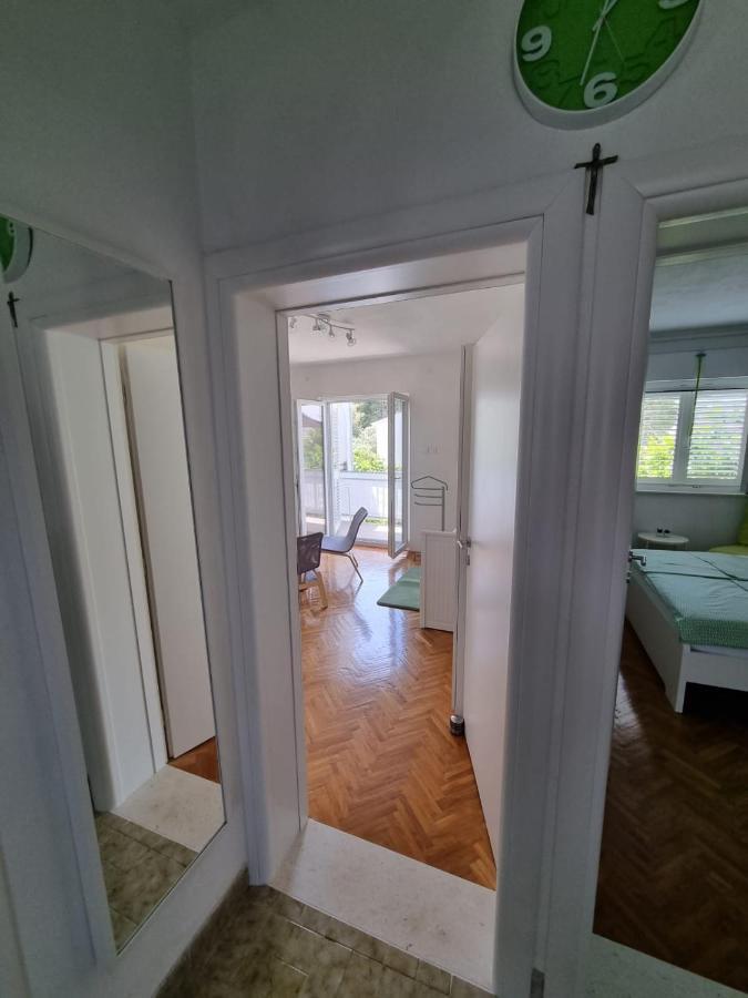 Apartment Mastrinka By The Sea -10M Trogir Luaran gambar