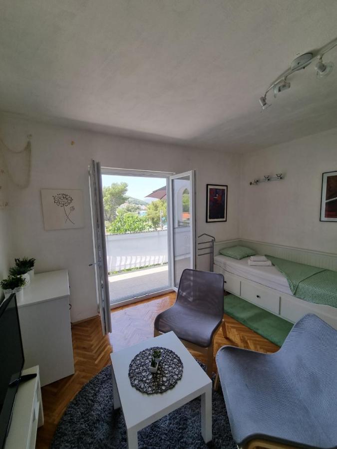 Apartment Mastrinka By The Sea -10M Trogir Luaran gambar