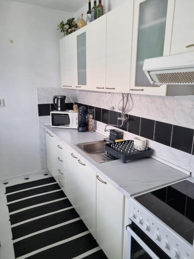 Apartment Mastrinka By The Sea -10M Trogir Luaran gambar