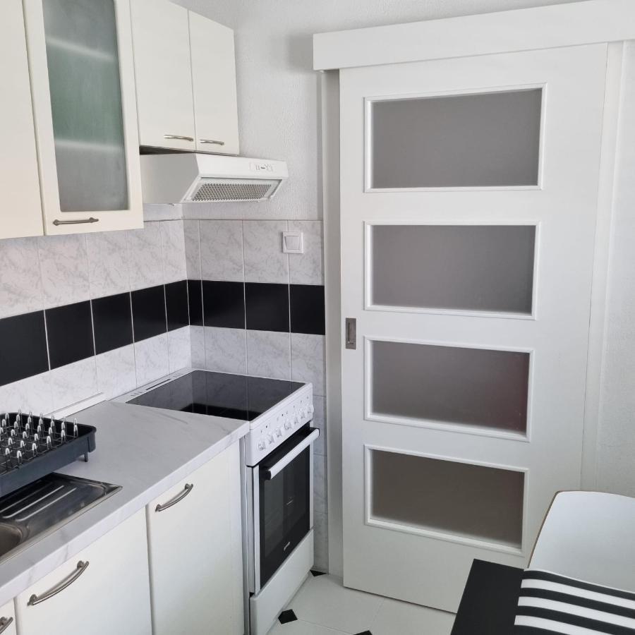Apartment Mastrinka By The Sea -10M Trogir Luaran gambar