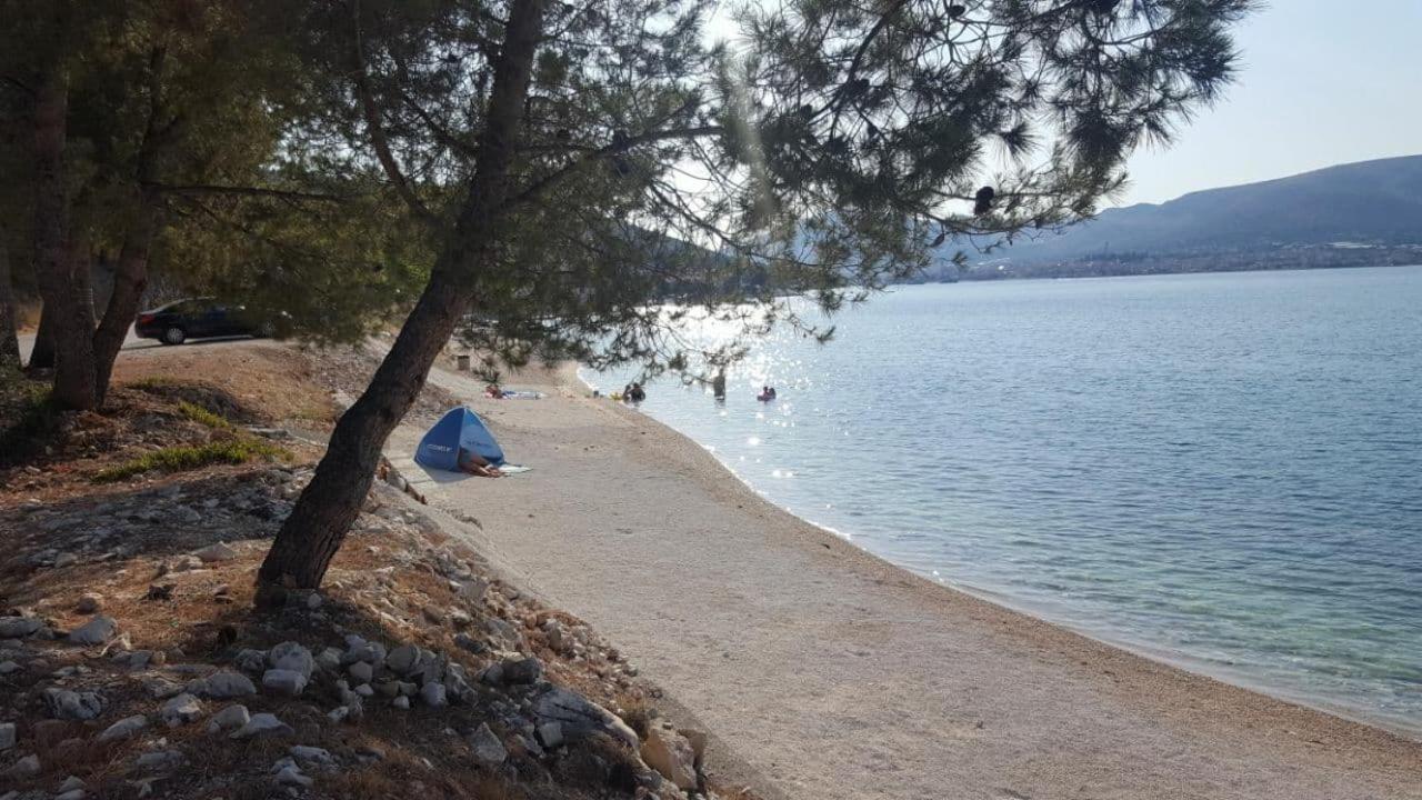Apartment Mastrinka By The Sea -10M Trogir Luaran gambar